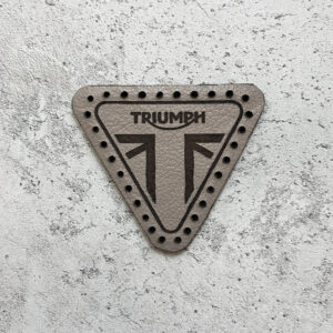 Кожаная нашивка логотип Triumph